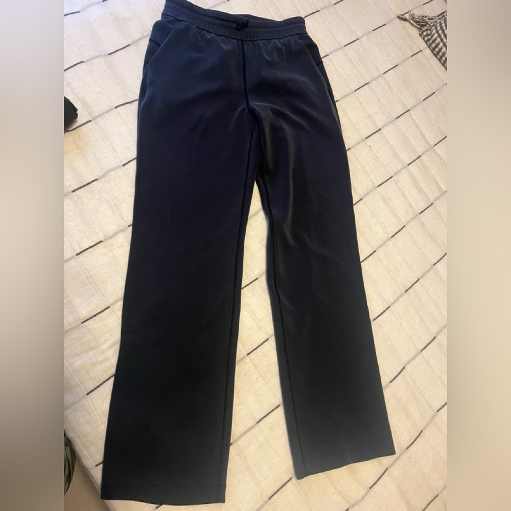 Lululemon black workout pants size 6
